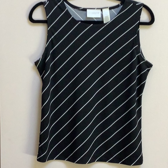 Liz Claiborne Tops - Liz Claiborne Sleeveless Top